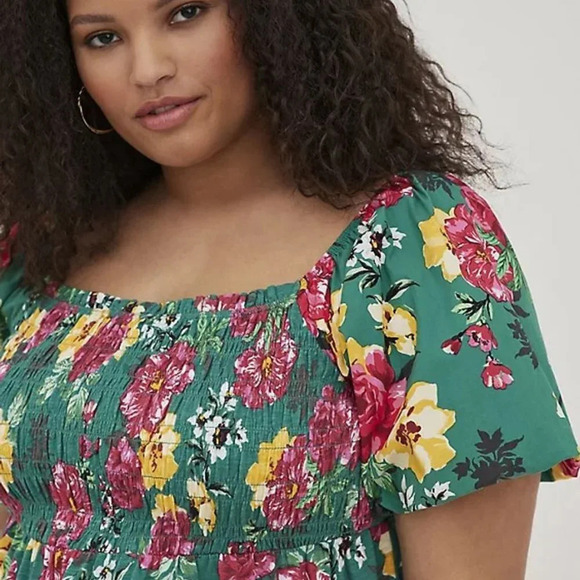 NWT Torrid Green Floral Poplin Smocked Bodice Puff Sleeve Top 4 - Picture 1 of 10